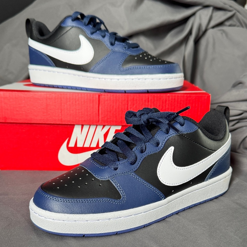 Nike Kids Navy and Black Sneakers